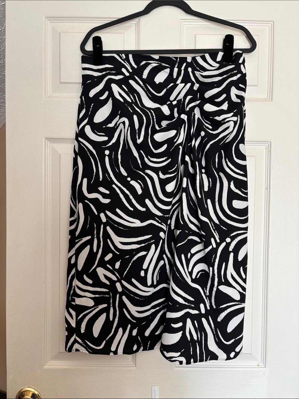 Nine West Black and White Abstract Midi Skirt